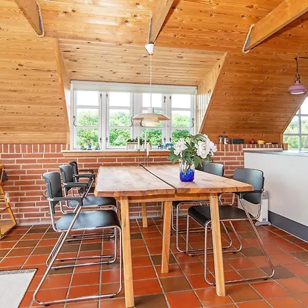 6 Person In * 링쾨빙