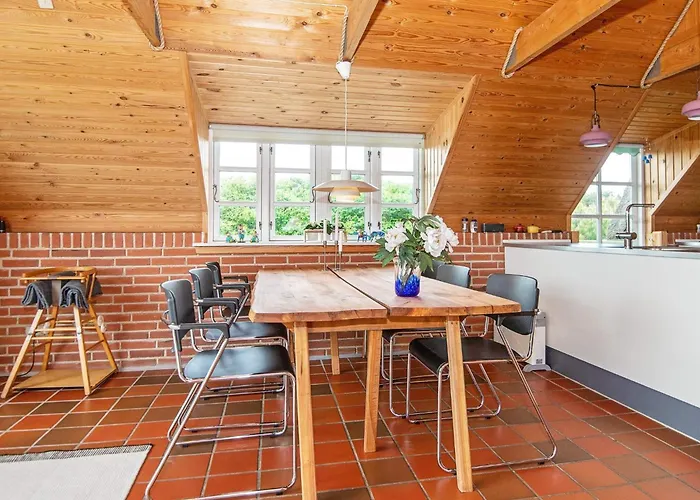 6 Person In * 灵克宾