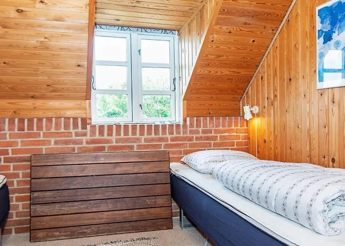 6 Person In 灵克宾